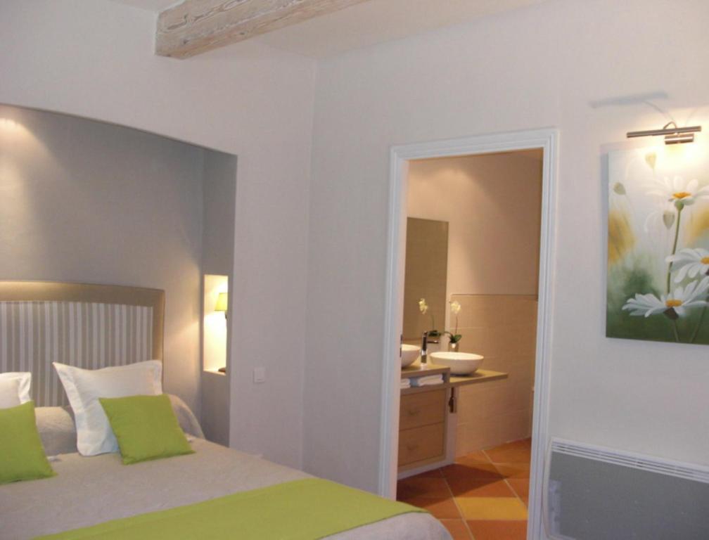 Chambres D'Hotes Domaine De La Capelle Saint-Martin-Lalande Room photo